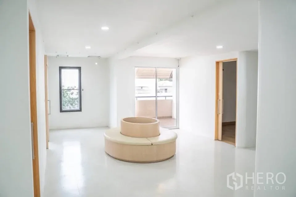 picture For rent Home Office 1200 sq.m. in Dokmai, Prawet, Bangkok - 17/24