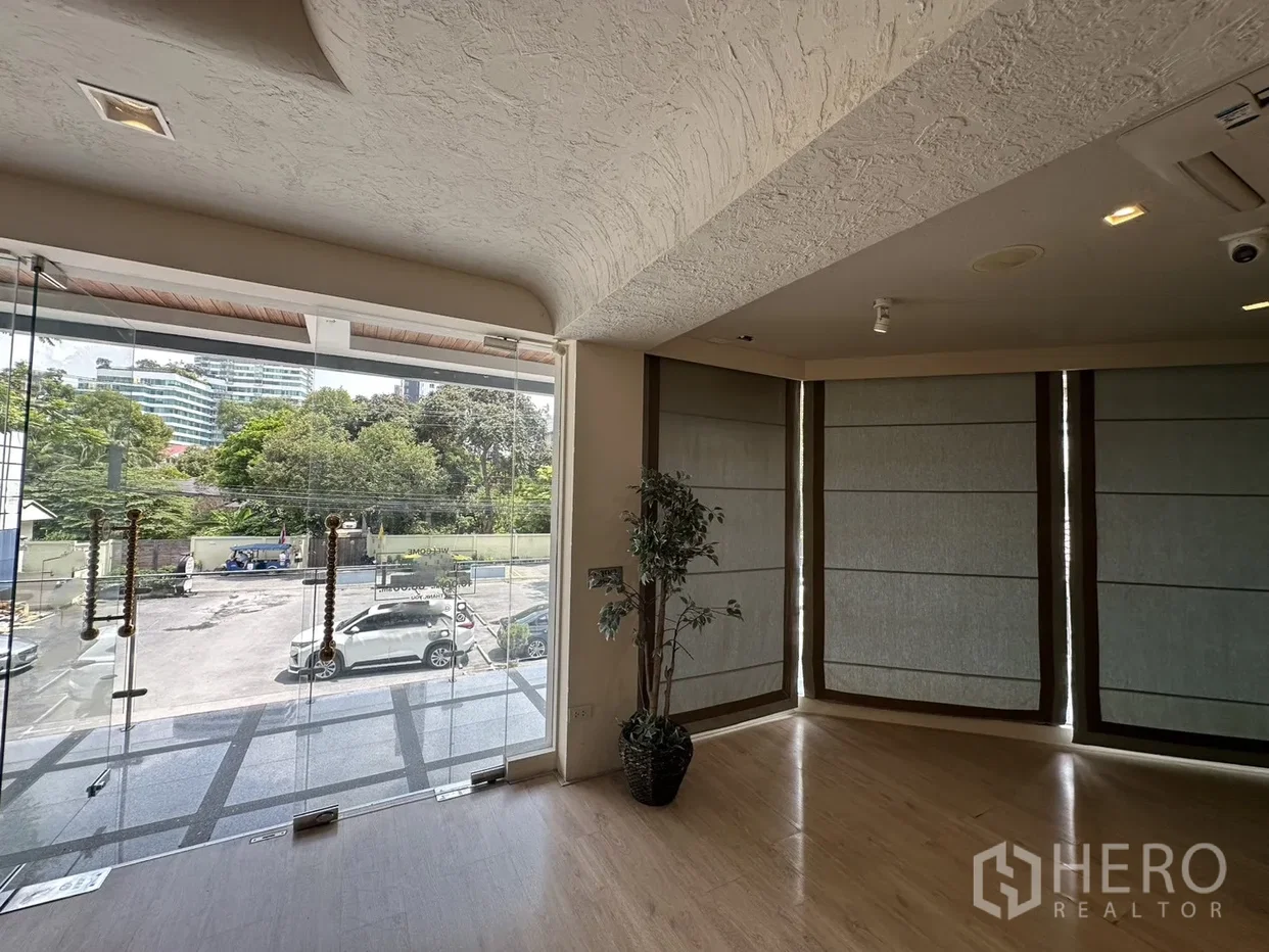picture For Rent Retail Space 163 sq.m. in Khlong Tan Nuea, Watthana, Bangkok BTS Thonglor - 3/17