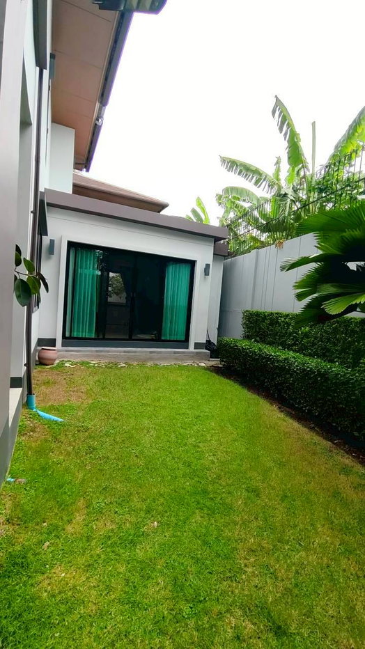 picture Luxury Corner House for Rent at Burasiri Pattanakarn 87 | 4 Beds 5 Baths - 17/42
