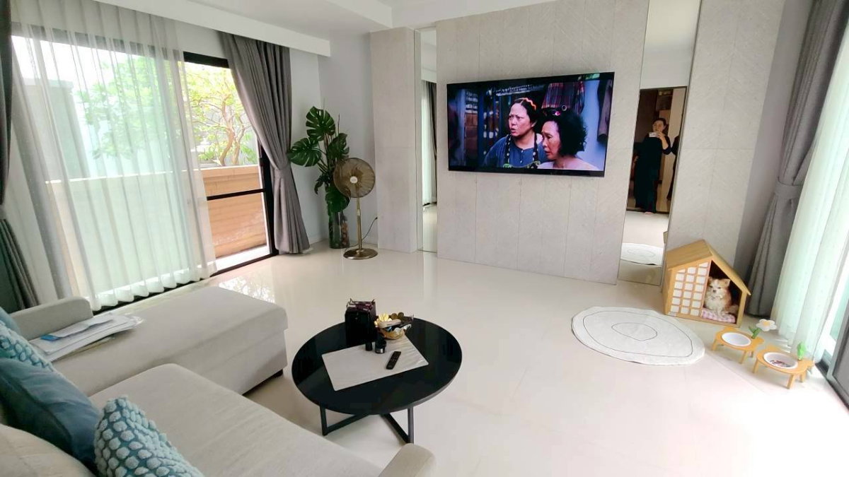 picture Luxury Corner House for Rent at Burasiri Pattanakarn 87 | 4 Beds 5 Baths - 4/42