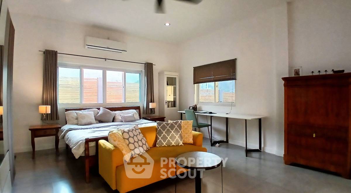 picture Pet-Friendly 4-BR Villa, 240 Sqm, Wang Phong, Pran Buri (ID 3373604) - 38/50