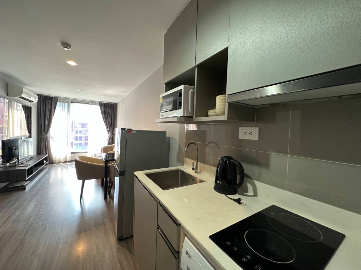 picture Condo For Rent!!Ideo Mobi Sukhumvit 40 - 4/11