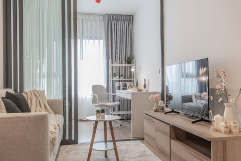 For rent ✨ Life Rama 4-Asoke ✨1 bedroom with work desk zone. Easy to travel near MRT Queen Sirikit Center🚆
