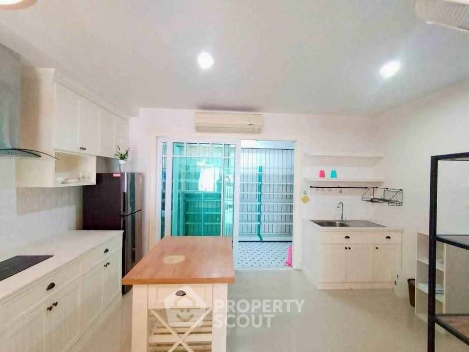 รูป บ้าน 3-ห้องนอน ที่ บริสตอล พาร์ค พัทยา ใกล้ เมืองพัทยา (ID 3373980) - รูปที่ 5/16