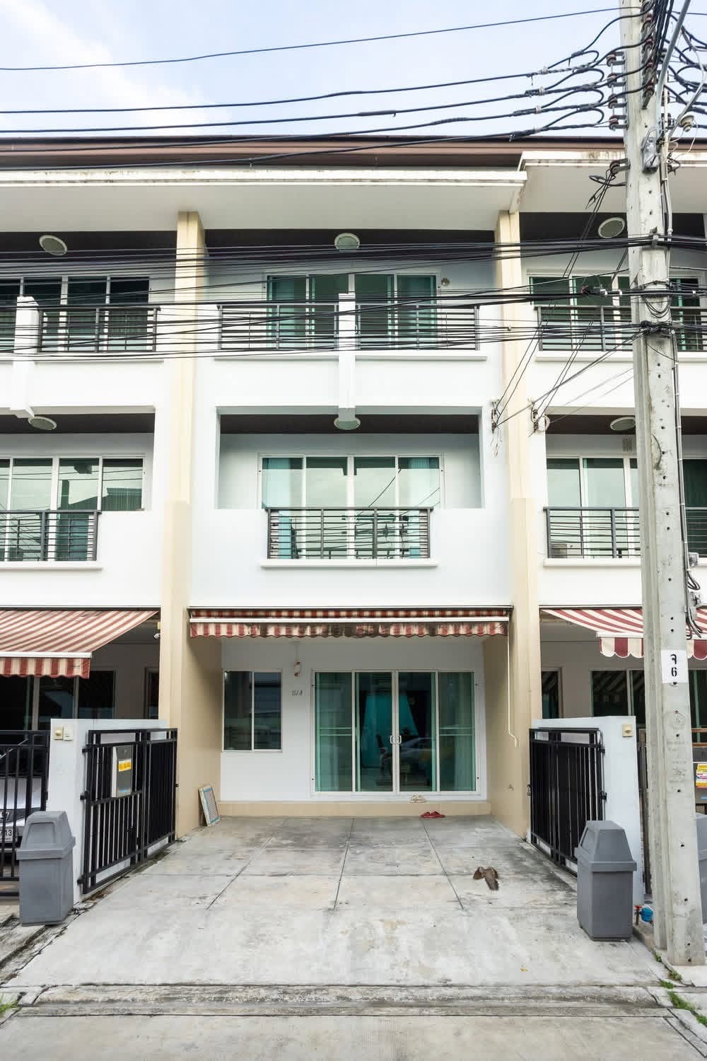 ให้เช่า! ทาวน์โฮม บ้านกลางเมือง ลาดพร้าว 71  📍 นาคนิวาส 34 