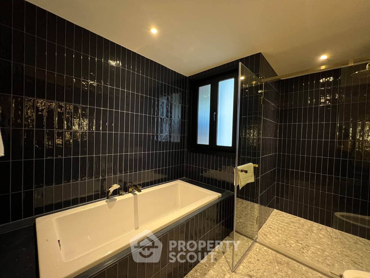 picture 2-BR Condo at Via 34 near BTS Thong Lor (ID 3373654) - 18/26