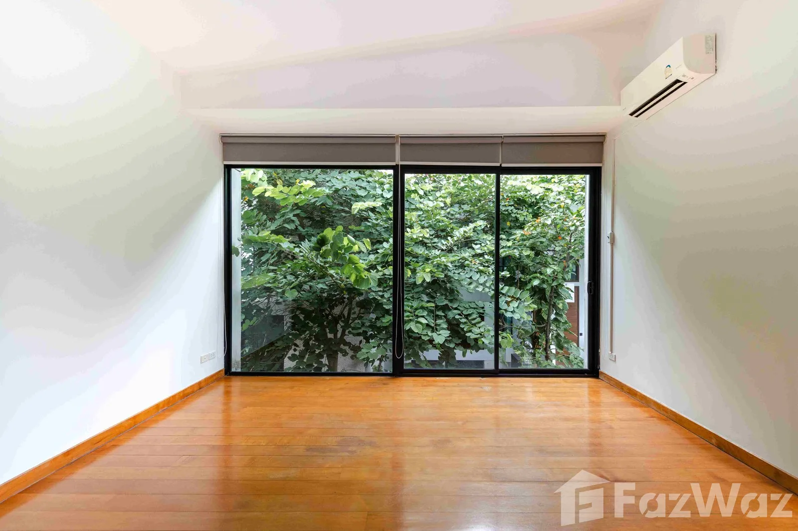 3-bed house for rent, 250 sqm, 75 sq wah, Khlong Toei