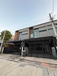 รูปภาพ 🐶🐱Townhome for Rent : Verve Rama 9 (Krungthep Kreetha)- 2 Bedeooms 2 Bathrooms | Near Nirvana PORCH