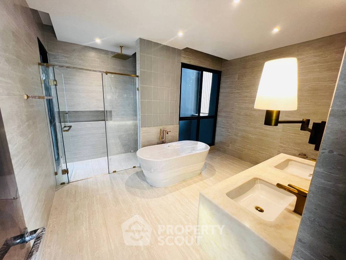 4-bed house for rent, 430 sqm, 68 sq wah, BUGAAN KRUNGTHEP KREETHA