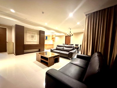 คอนโดให้เช่า : ให้เช่า Fullerton Sukhumvit — 3 Bedroom | BTS Ekkamai | Fully Furnished [GTN-0898]