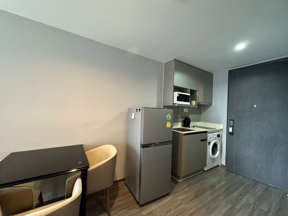 picture Condo For Rent!!Ideo Mobi Sukhumvit 40 - 3/11