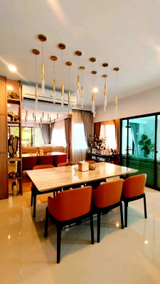 Houses for rent Bangkok : Luxury Corner House for Rent at Burasiri Pattanakarn 87 | 4 Beds 5 Baths
