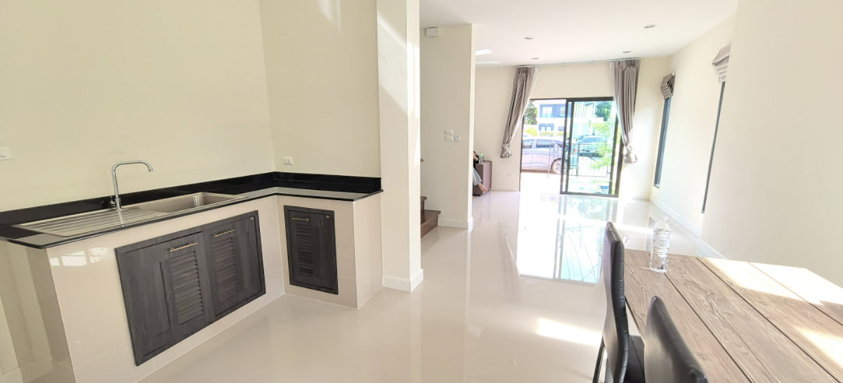 picture Pet-Friendly 4-Bedroom House for Rent in Lam Luk Ka, Khlong 6 - 5/18