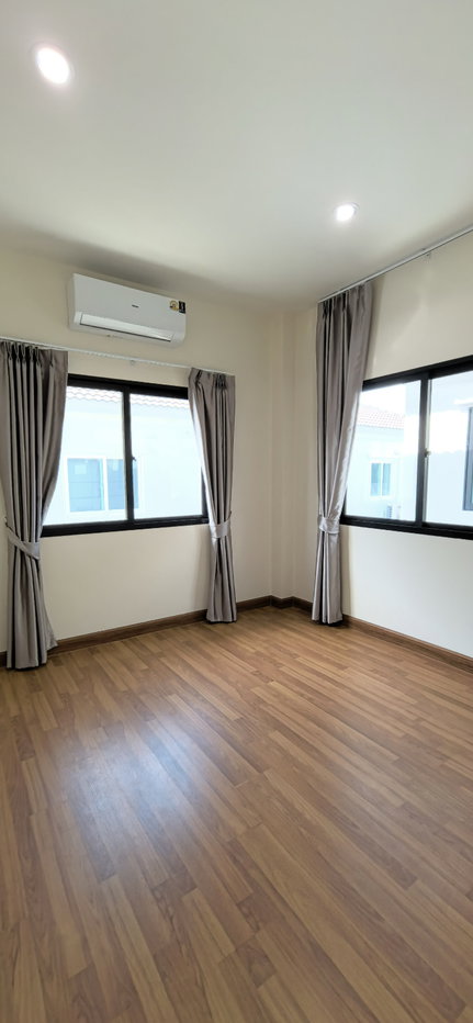 picture Pet-Friendly 4-Bedroom House for Rent in Lam Luk Ka, Khlong 6 - 10/18
