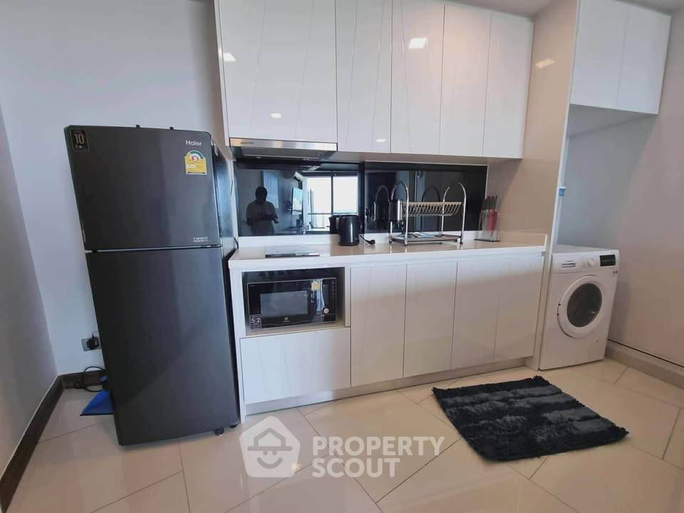 picture 1-BR Condo at The Peak Towers close to Phratamnak (ID 2791832) - 2/14