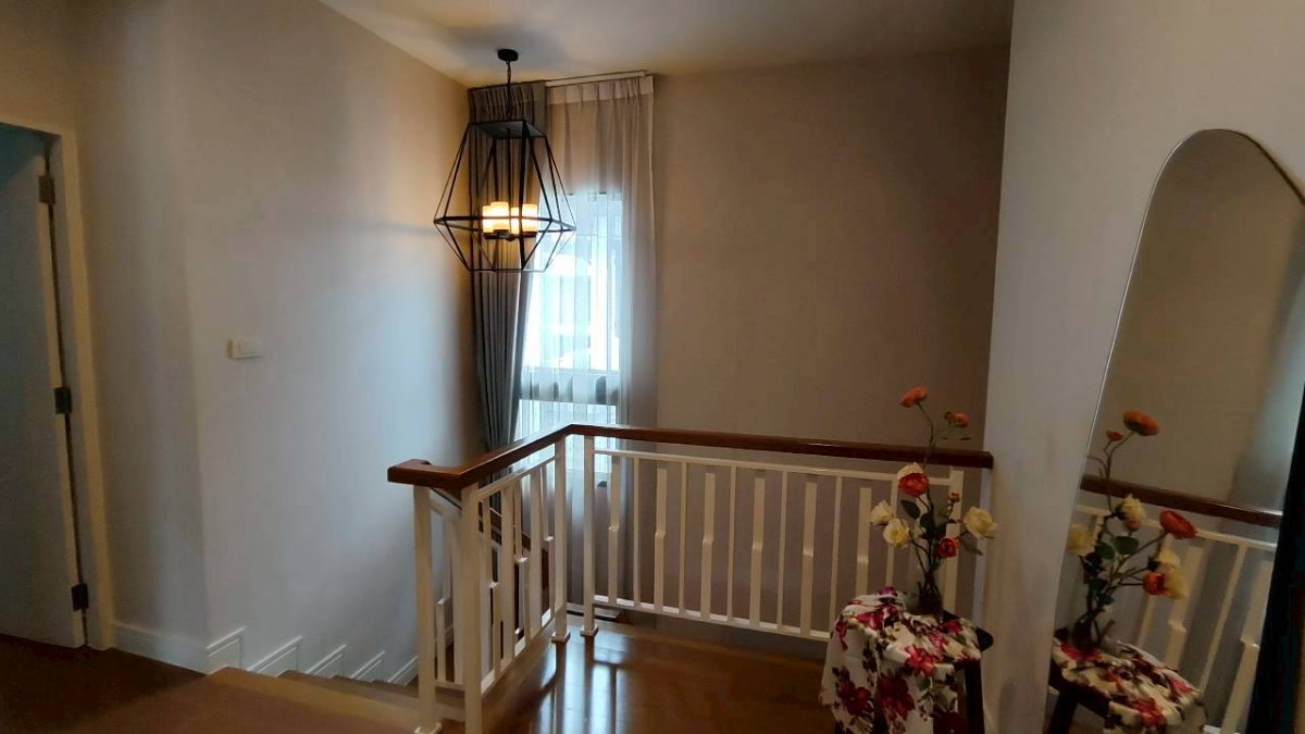 picture Luxury Corner House for Rent at Burasiri Pattanakarn 87 | 4 Beds 5 Baths - 8/42