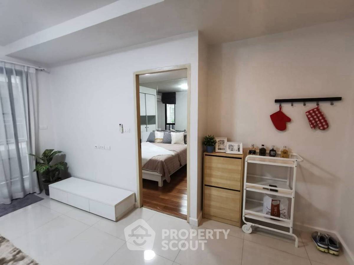 picture 100m To BTS Asoke | 1-BR Le Cote Sukhumvit 14 (ID 3371961) - 4/8