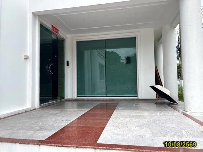 picture OFFICE 183.2 Sq.w. Wang Thonglang Bangkok for 34.5M - 7/39