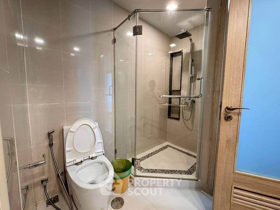 picture 1-Bedroom Condo For Rent At The Peak Towers, Phratamnak (ID 3336326) - 8/15