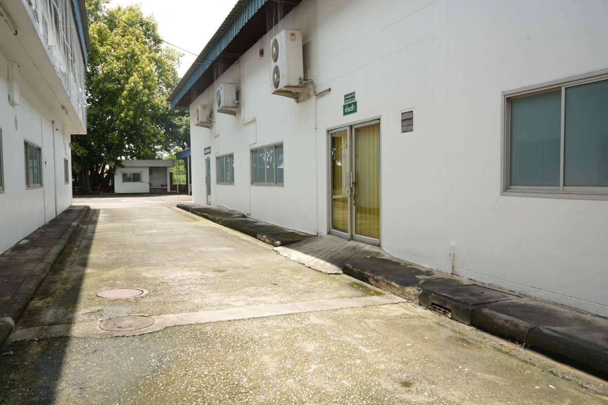 picture Factory Property for Sale by Owner – 14 Rai with Buildings on Main Road - 16/33