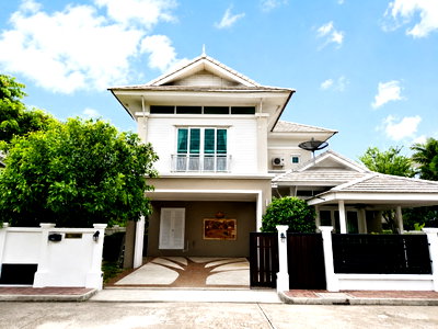 บ้านเดี่ยว ชลบุรี : ขายบ้านพูลวิลล่าบางแสน The Rayal Sam Muk Villa บางแสน บ้านเดี่ยวพร้อมสระว่ายน้ำส่วนตัว 91 ตรว. ราคามีส่วนลด