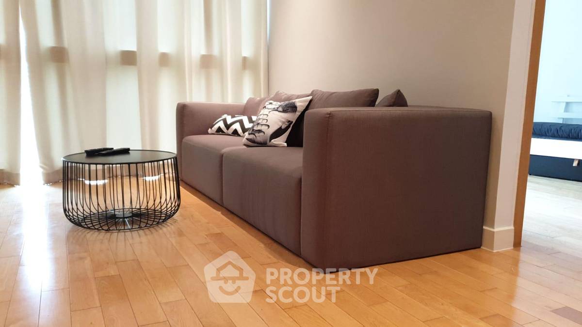 picture 20th-Floor 2-BR Millennium Residence @ Sukhumvit Condominium BTS Asoke (ID 566277) - 3/7