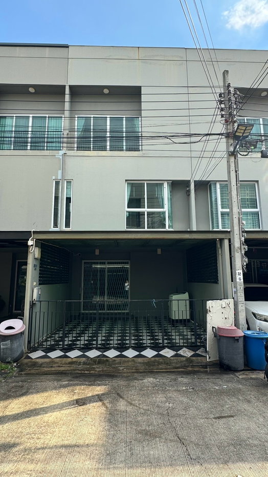 รูป ถูกมากทาวน์โฮม 3ชั้น Patio แจ้งวัฒนะ ใกล้รถไฟฟ้าและทางด่วน Yield สูง - รูปที่ 1/15