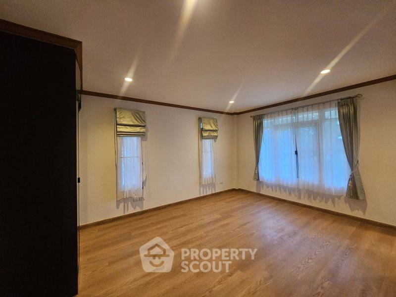 picture 5-BR House at The Boulevard Sriracha in Surasak (ID 3373235) - 8/14
