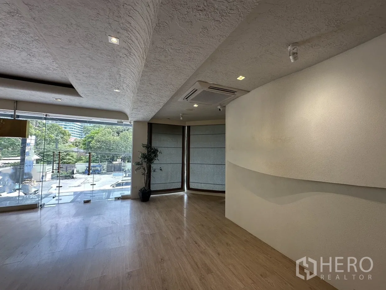 picture For Rent Retail Space 163 sq.m. in Khlong Tan Nuea, Watthana, Bangkok BTS Thonglor - 4/17