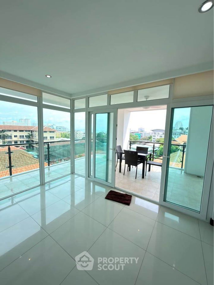 picture Spacious 2-BR 142 Sqm At Siam Ocean View Condominium (ID 3338801) - 10/12