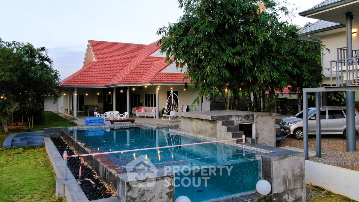 picture Pet-Friendly 4-BR Villa, 240 Sqm, Wang Phong, Pran Buri (ID 3373604) - 47/50