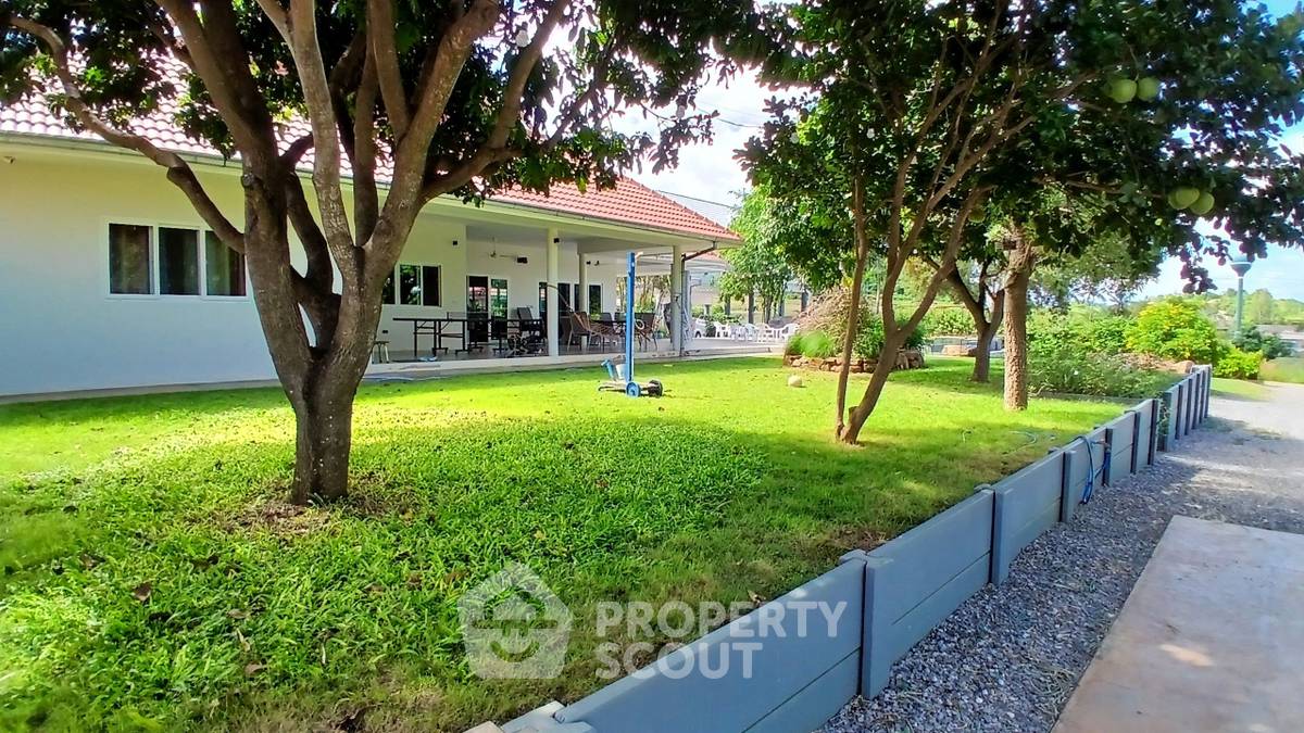 picture Pet-Friendly 4-BR Villa, 240 Sqm, Wang Phong, Pran Buri (ID 3373604) - 3/50