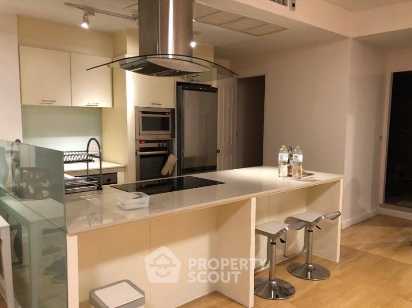 picture High-Floor 2-BR At Baan Sathorn Chaopraya Near BTS Krung Thon Buri (ID 635716) - 5/9