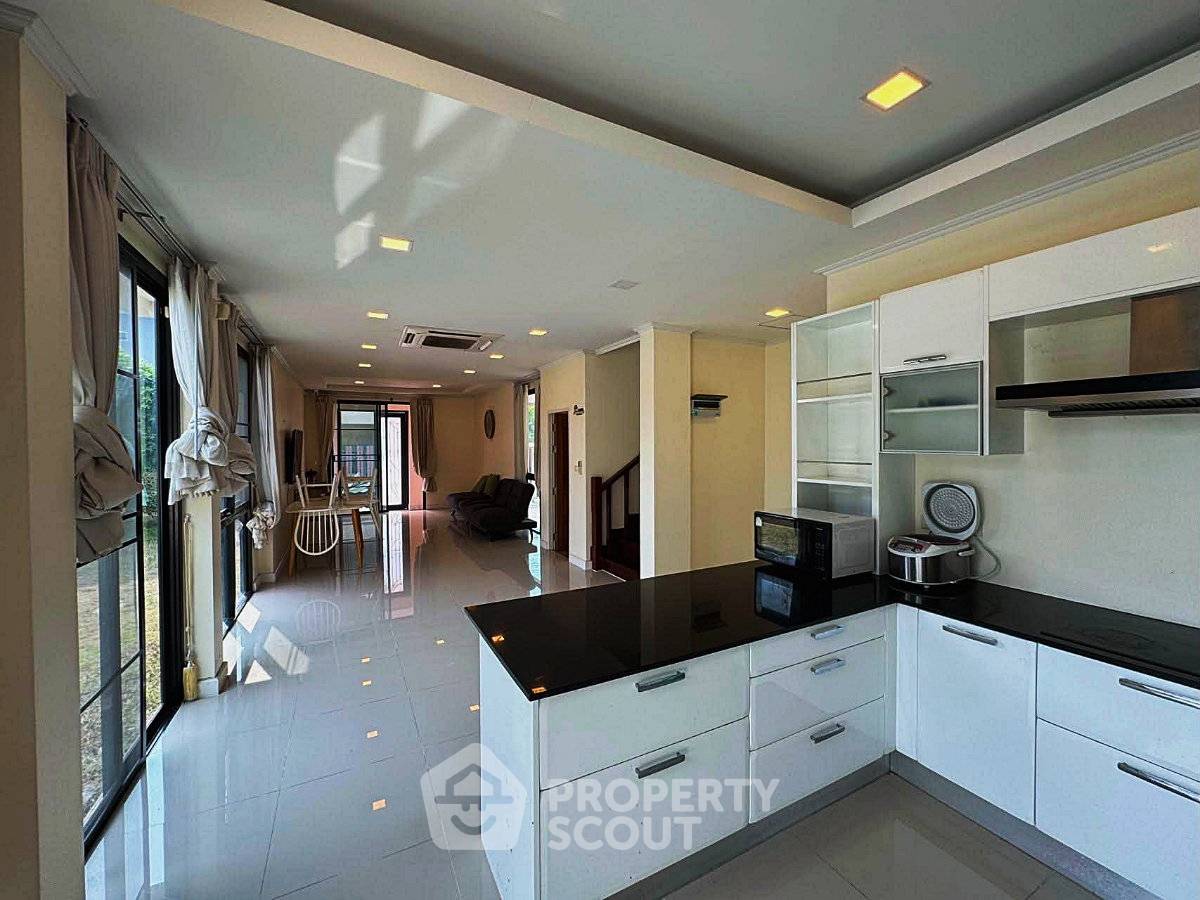รูป บ้าน 4-ห้องนอน ใกล้ พัทยาเหนือ (ID 3371400) - รูปที่ 11/16