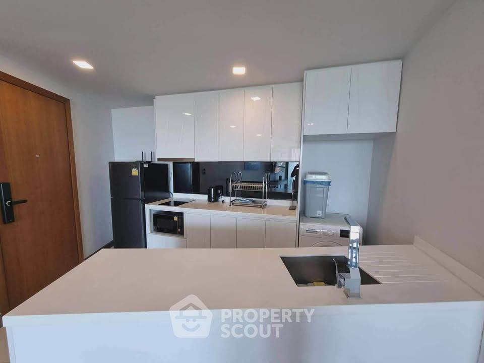 picture 1-BR Condo at The Peak Towers close to Phratamnak (ID 2791832) - 10/14