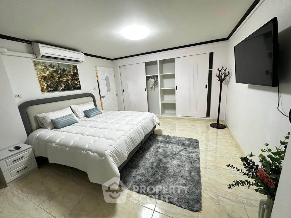 picture 1-BR Condo at Sombat Condoview close to Phratamnak (ID 2762315) - 4/6