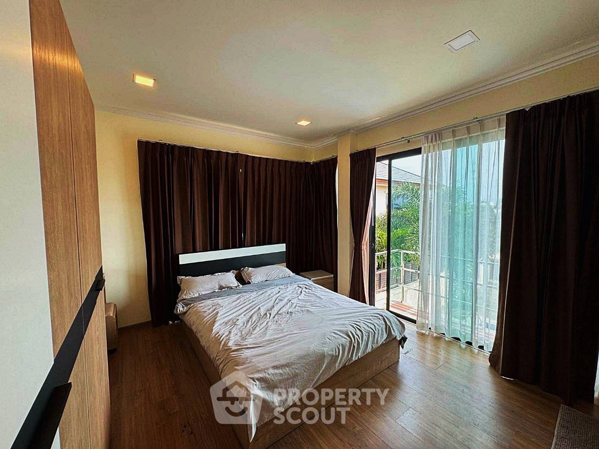 รูป บ้าน 4-ห้องนอน ใกล้ พัทยาเหนือ (ID 3371400) - รูปที่ 4/16