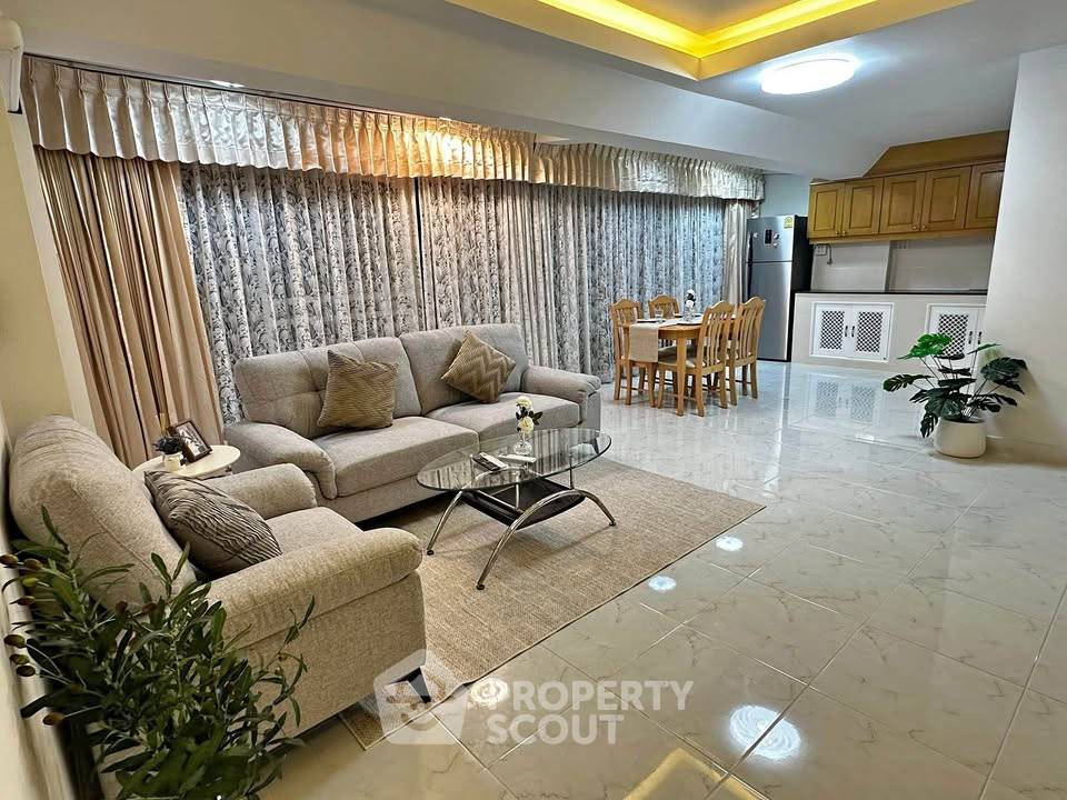picture 1-BR Condo at Sombat Condoview close to Phratamnak (ID 2762315) - 1/6