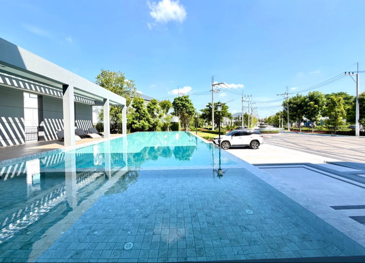 picture Large, luxurious rental house; fully furnished and equipped with appliances. - 19/50