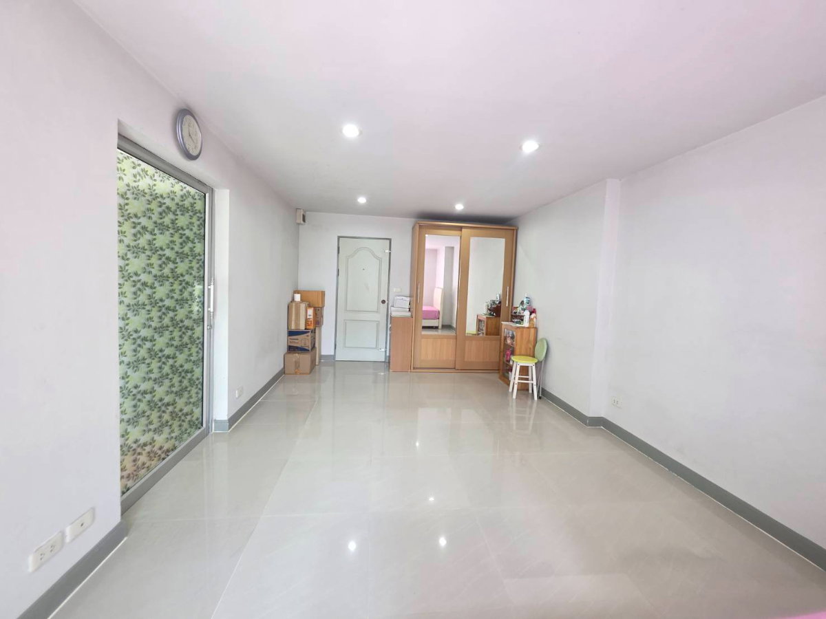รูป ขายคอนโดรีเจ้นท์โฮม 2 เพียง 300 เมตร BTS สายหยุด Tel.0999983897 - รูปที่ 3/11