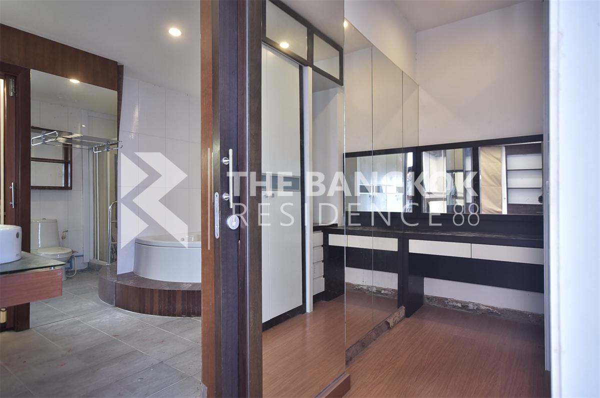 picture Klangkrung Resort  High-potential Location, Not as Expensive as You Think - 4/10