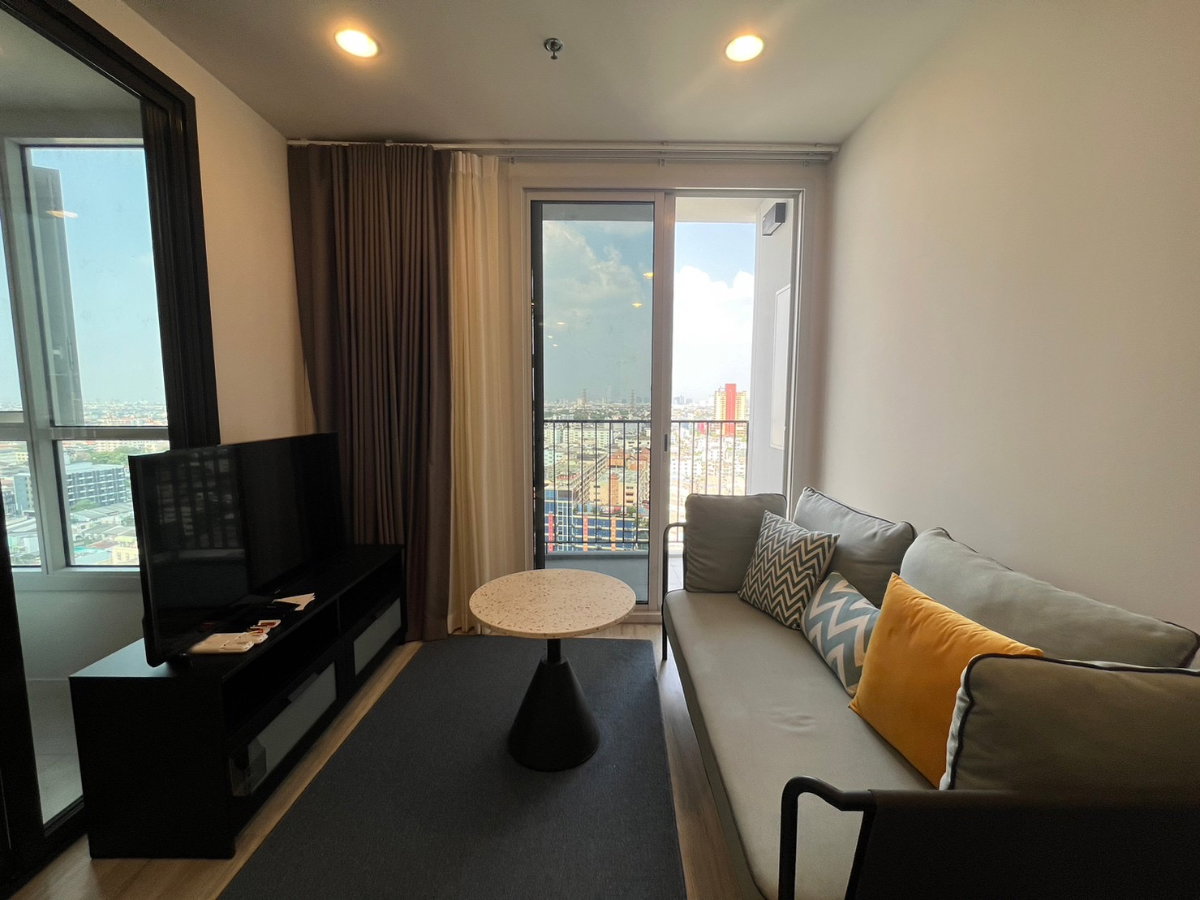 รูป For rent ✳️ XT Huai Khwang 2 Bedrooms, 2 Bathrooms, Living room, Kitchen, Corner room. 38,000฿ - รูปที่ 13/13