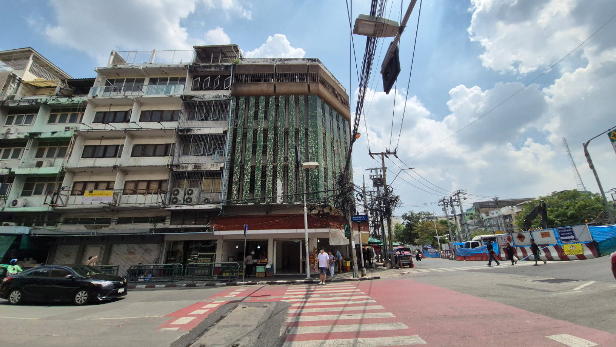 รูป อาคารพานิชย์แปลงหัวมุม บริเวณแยกถนนสามเสน-ลูกหลวง, เพียง 200 เมตรจากสถานี MRT หอสมุดแห่งชาติ (กำลังก่อสร้าง) - รูปที่ 2/5