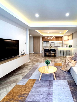เช่าทาวน์โฮม วิทยาลัยเซาธ์อีสท์บางกอก : 🏡✨ ให้เช่าทาวน์เฮาส์หรู รีโนเวทใหม่ | Ekkamai  – Pridi Banomyong  ♨️ ไฮไลต์พิเศษ PRIVATE ONSEN