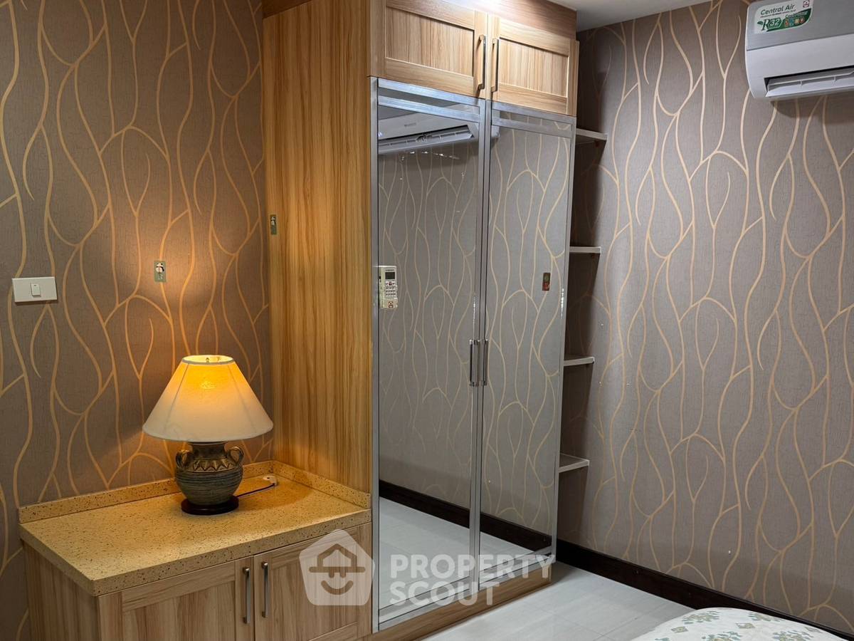 รูป คอนโด 2 ห้องนอน Sathon Place Building ใกล้ BTS วงเวียนใหญ่ (ID 3373377) - รูปที่ 4/15
