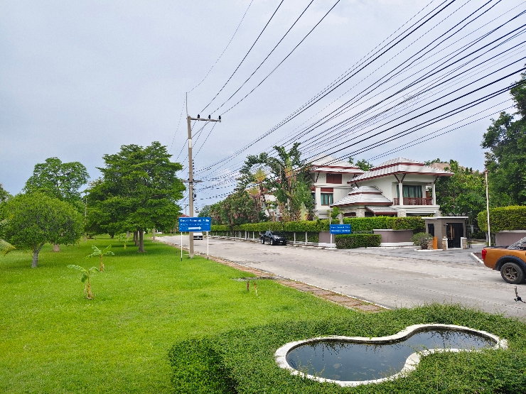 รูป ขายบ้านพูลวิลล่าบางแสน The Rayal Sam Muk Villa บางแสน บ้านเดี่ยวพร้อมสระว่ายน้ำส่วนตัว 91 ตรว. ราคามีส่วนลด - รูปที่ 15/17