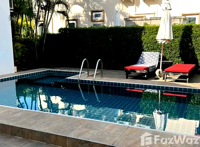 Houses for sale Hua Hin Prachaubkirikhan : Prime Location 3-Bedroom Pool Villa in Hua Hin 6845425