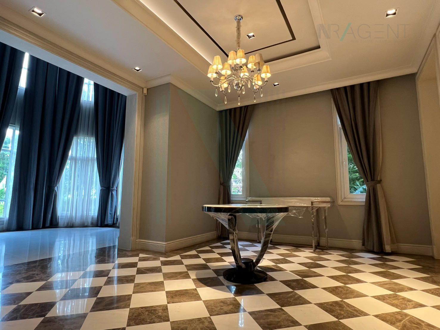 3-bed house for sale, 863 sqm, 412 sq wah, The Royal Residence
