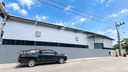 			Warehouse for rent ChaengWatthana  Robinson Srisamarn 650m  215sq.wah 845sq.m. Tiwanon Soi 52–58 Wat          