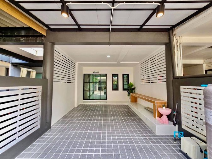 ขายทาวน์โฮม 6 ห้องนอน 160 ตร.ม. 20 ตร.ว. เขตวังทองหลาง